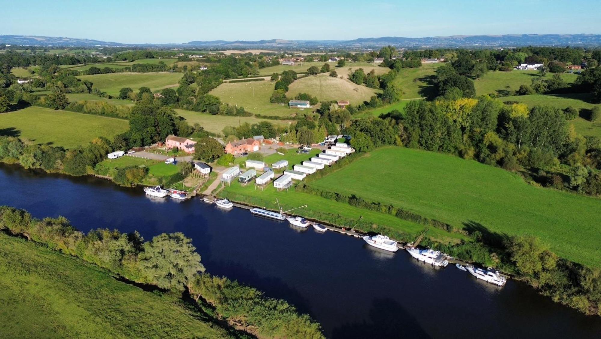 Severnside Boat And Caravan Park Gloucestershire - Caravan 1 Deerhurst Eksteriør billede